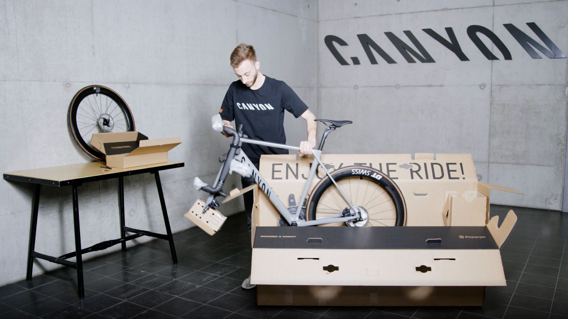 Unbox and assemble your Canyon road bike